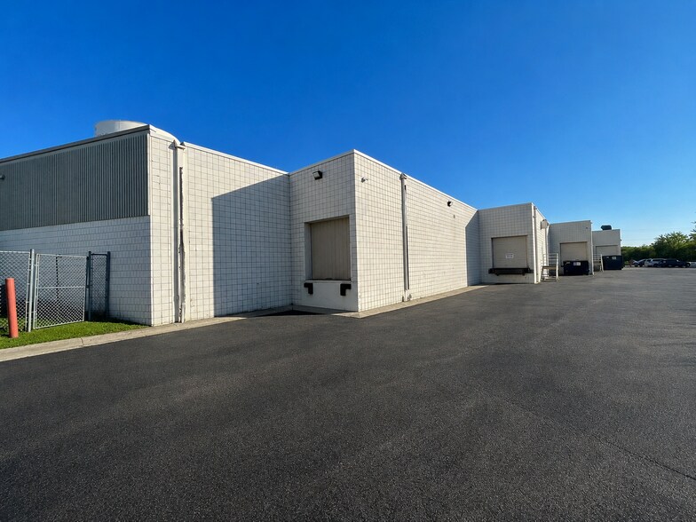 More Photos Of 1260 Red Fox Rd, Arden Hills Light Manufacturing For Lease