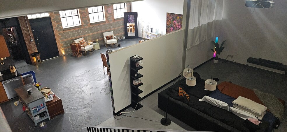 More Photos Of 3116 Commerce St, Dallas Office For Lease