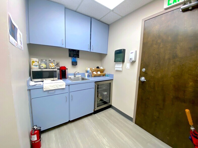 More Photos Of 9430 Turkey Lake Rd, Orlando Office For Sale