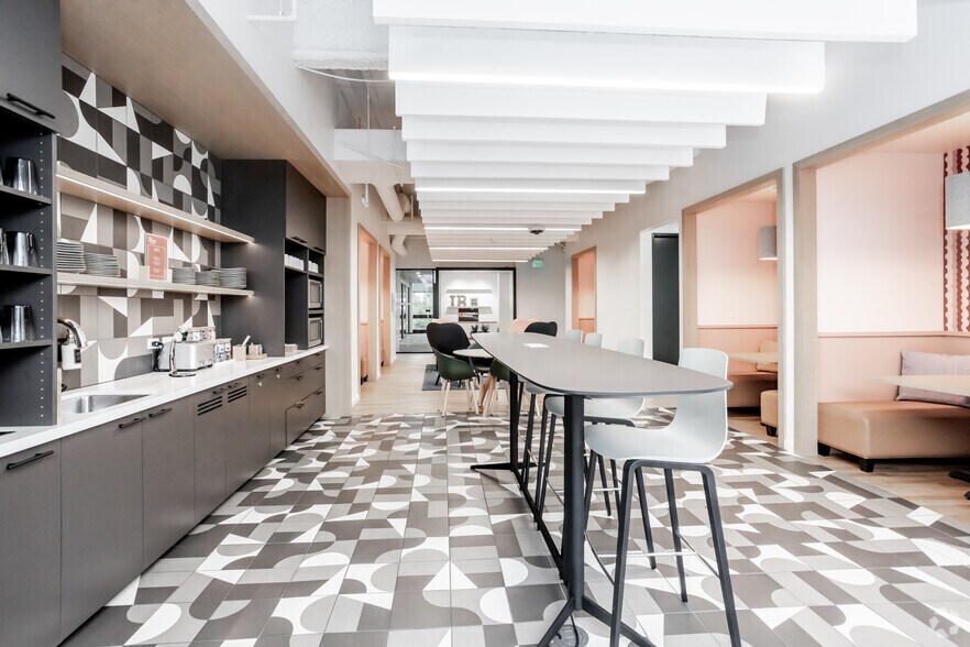 More Photos Of 3349 Michelson Dr, Irvine Coworking Space