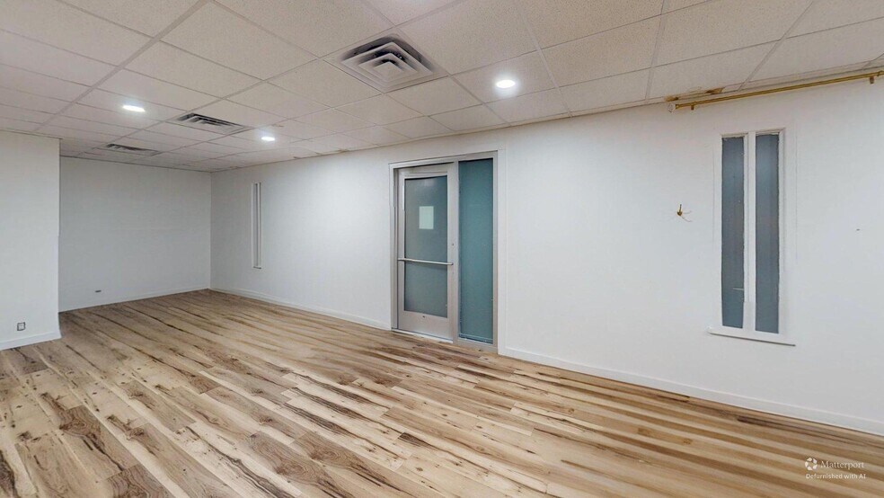 More Photos Of 400 W Cervantes St, Pensacola Flex For Lease