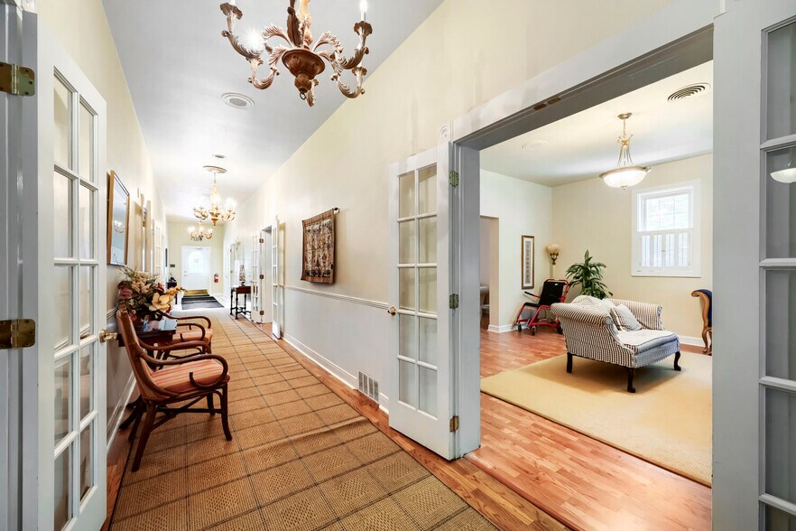 More Photos Of 426 S Crain Hwy, Glen Burnie Funeral Home For Sale