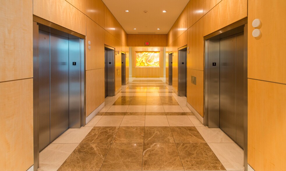 More Photos Of 100 Throckmorton St, Fort Worth Office For Lease