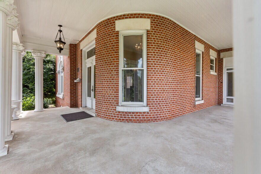More Photos Of 1542 Frederica St, Owensboro Office Residential For Sale