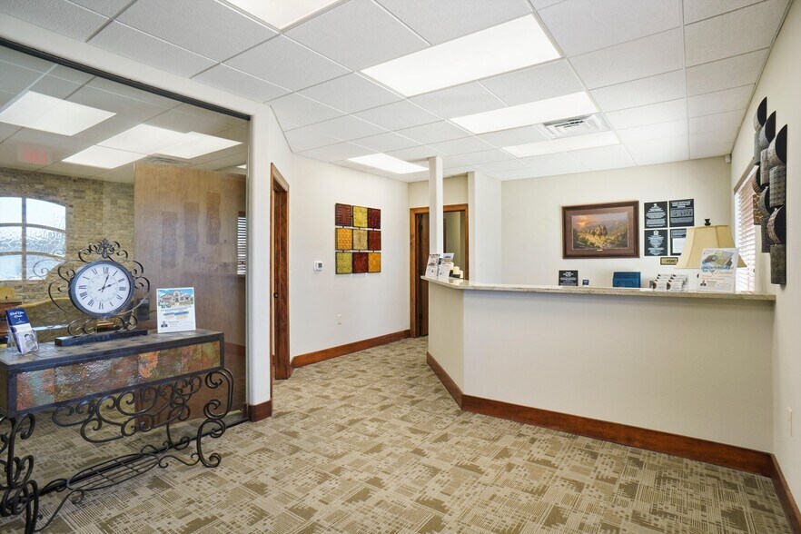 More Photos Of 809 Woodrow Wilson Ray Cir, Bridgeport Office For Sale
