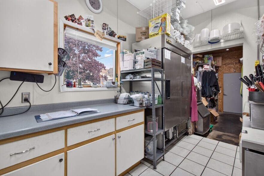 More Photos Of 133 E Main St, Embarrass Specialty For Sale