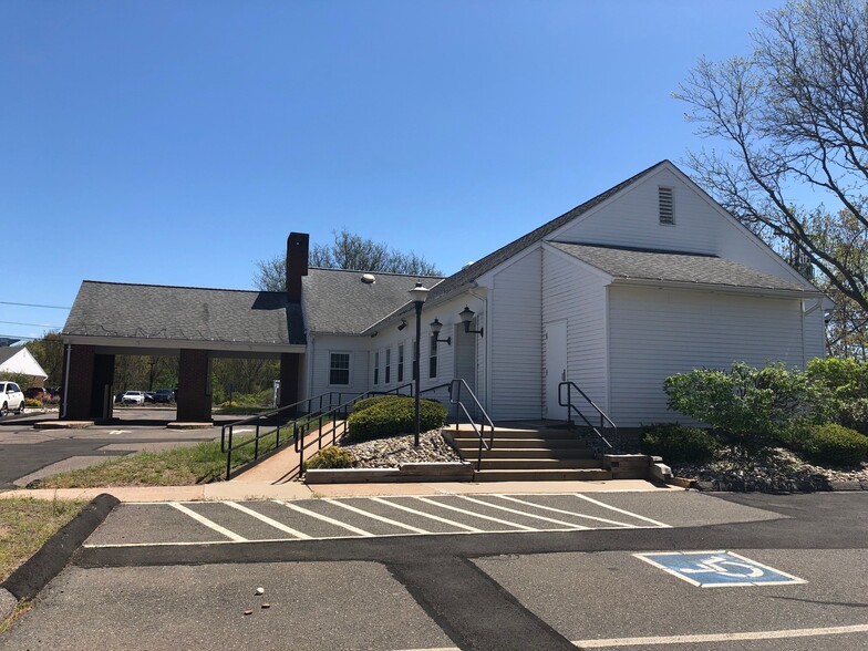 More Photos Of 2133 Poquonock Ave, Windsor Bank For Sale