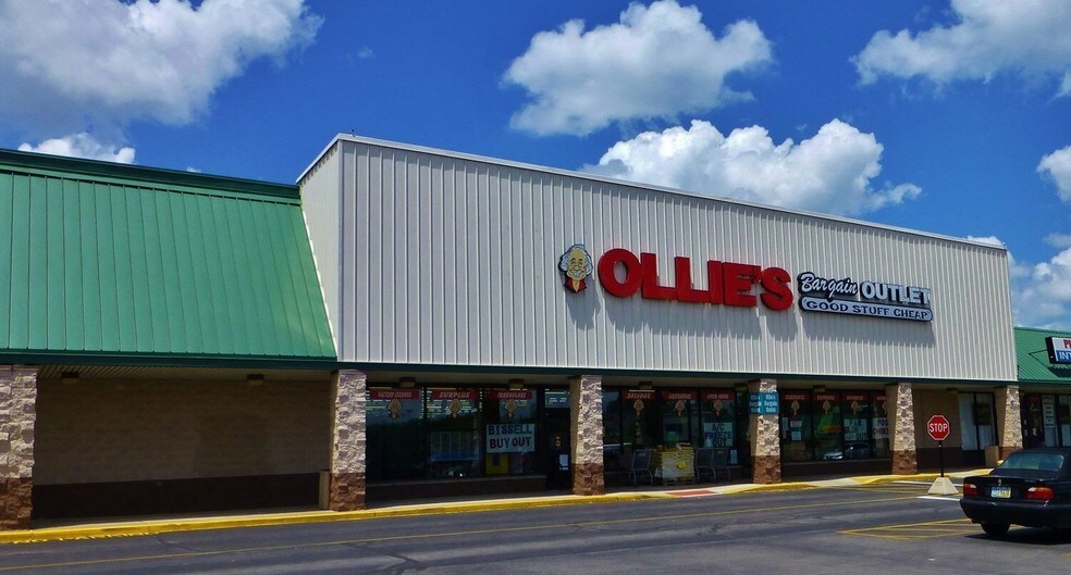 More Photos Of 981 Dunbar Village Plz, Dunbar Unknown For Lease