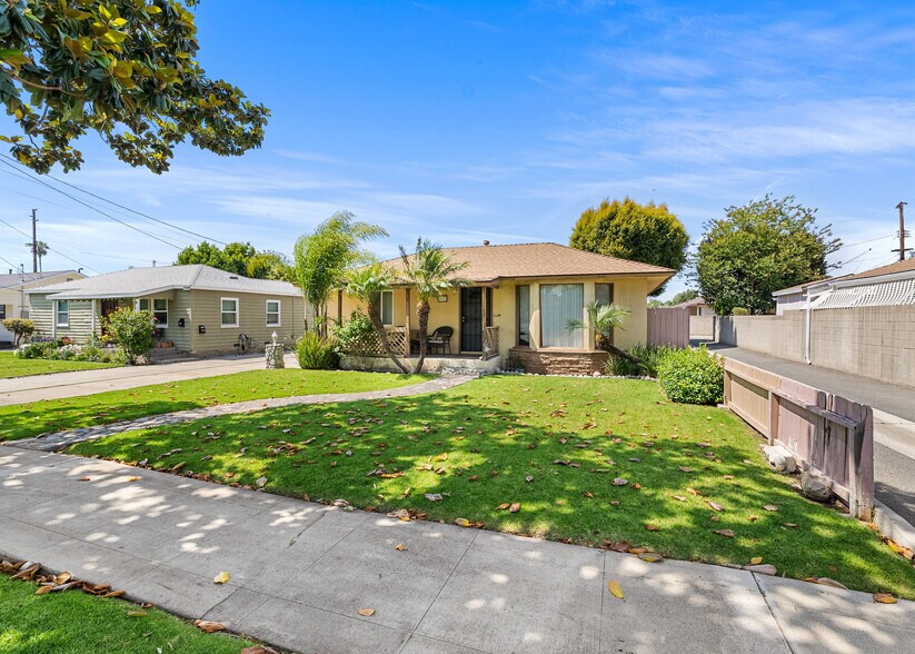 More Photos Of 937 E Palmyra Ave, Orange Apartments For Sale