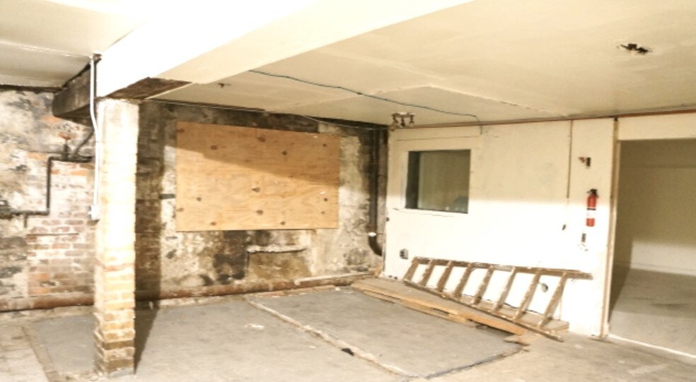 More Photos Of 373 S 1st St, Brooklyn Storefront Retail Office For Sale