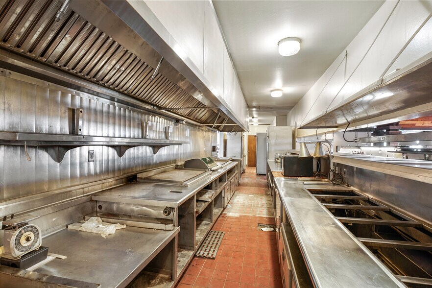 More Photos Of 4070 Country Rd 89, Dunnigan Restaurant For Sale