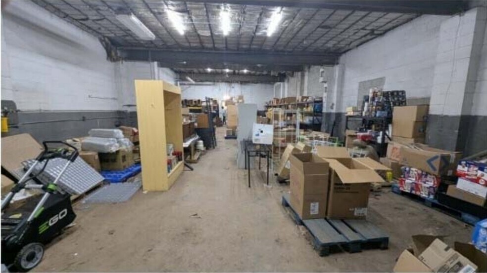 More Photos Of 36 Tunxis Ave, Bloomfield Service Station For Lease