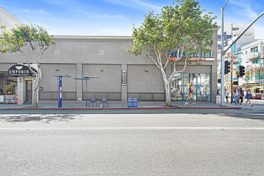 More Photos Of 530 Santa Monica Blvd, Santa Monica Storefront For Lease