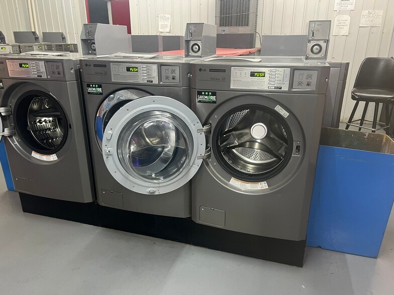 More Photos Of 285 Head Dr, Cleveland General Retail For Sale