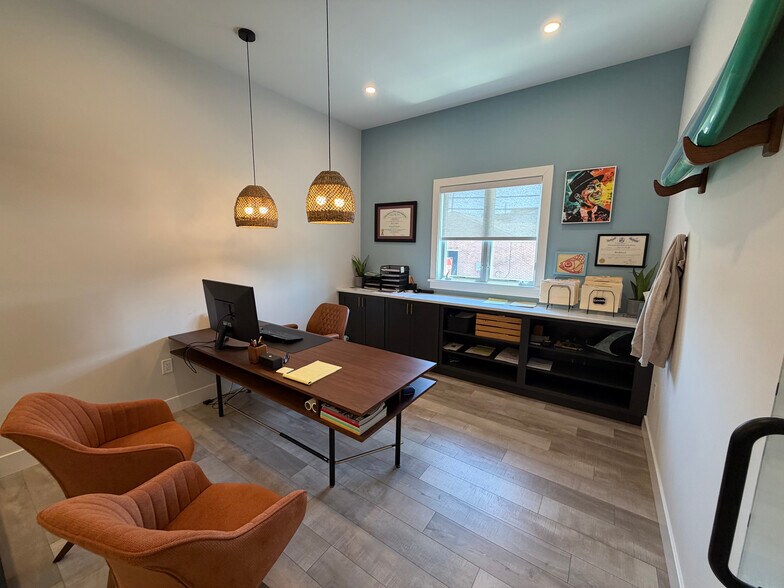 More Photos Of 46 Roosevelt Blvd, Marmora Office For Lease