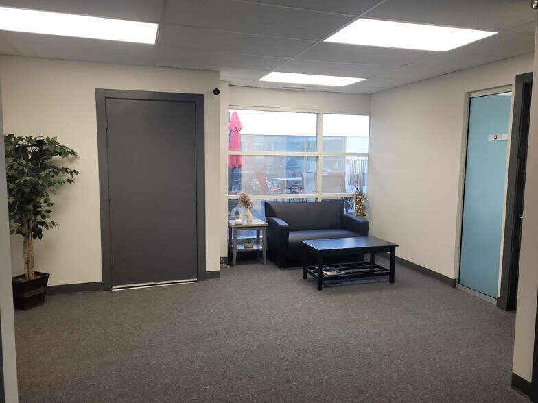 More Photos Of 1715 Dickson Av, Kelowna Light Manufacturing For Lease