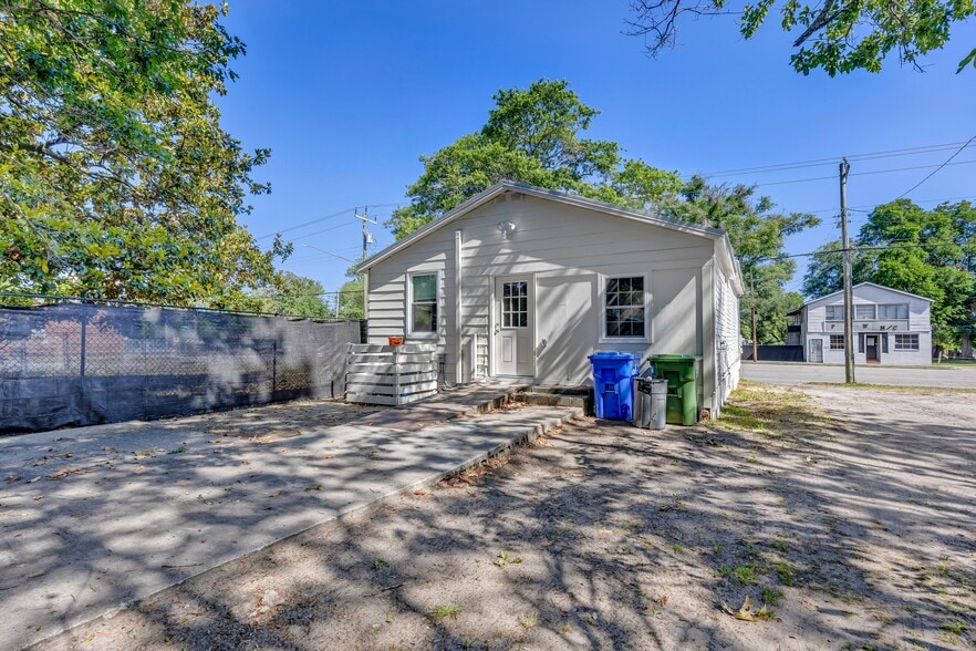 Primary Photo Of 1206 Dawson St, Wilmington Office Residential For Sale
