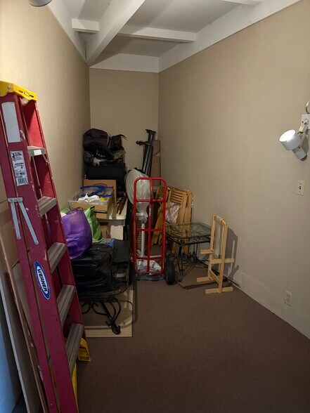 More Photos Of 220 E State St, Sycamore Office For Sale