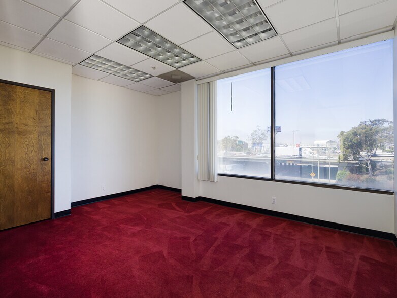 More Photos Of 5155 W Rosecrans Ave, Hawthorne Loft Creative Space For Sale