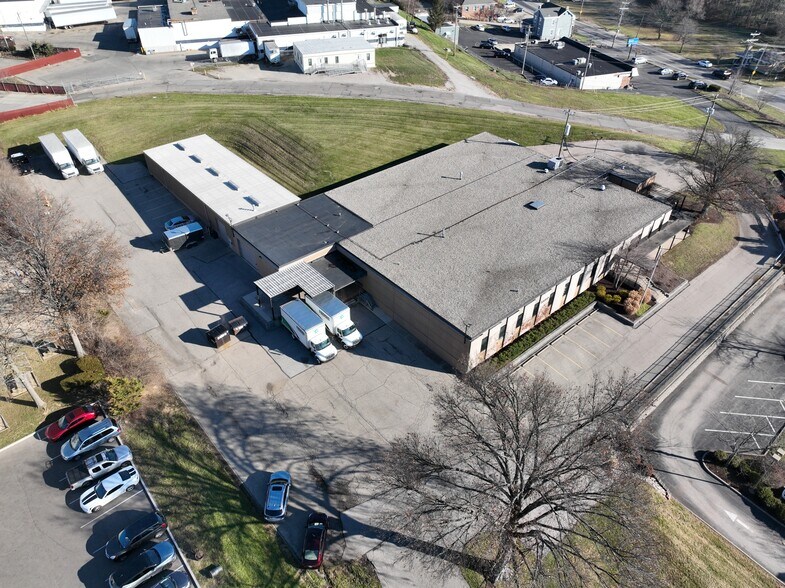 More Photos Of 5460 Muddy Creek Rd, Green Township Warehouse For Sale