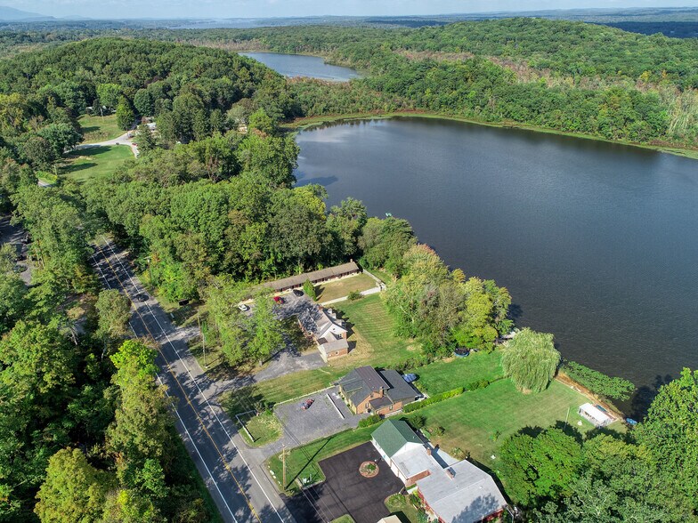 More Photos Of 669 Broadway, Ulster Park Hotel For Sale