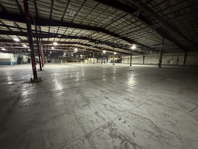 More Photos Of 500 Raybestos Dr, Upper Sandusky Manufacturing For Lease