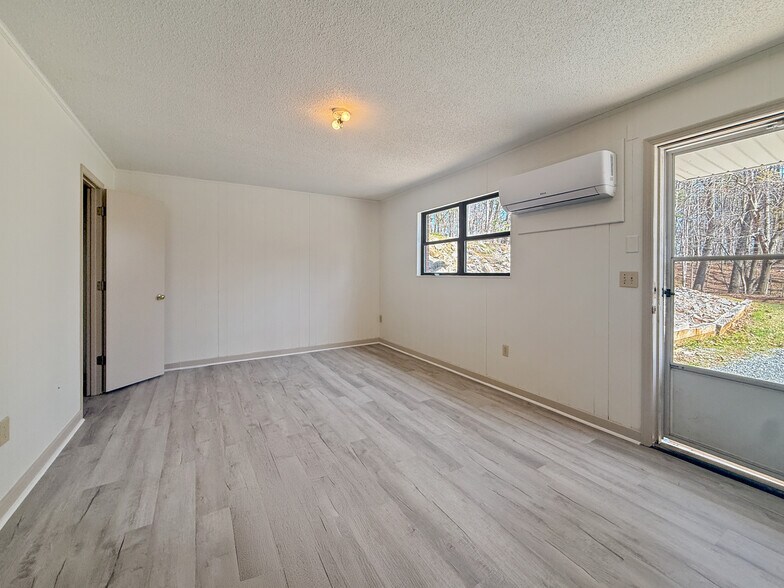 More Photos Of 79 Ridgemont Cir, Collinsville Apartments For Sale