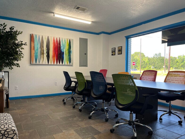 More Photos Of 1010 Rayford Rd, Spring Warehouse For Lease