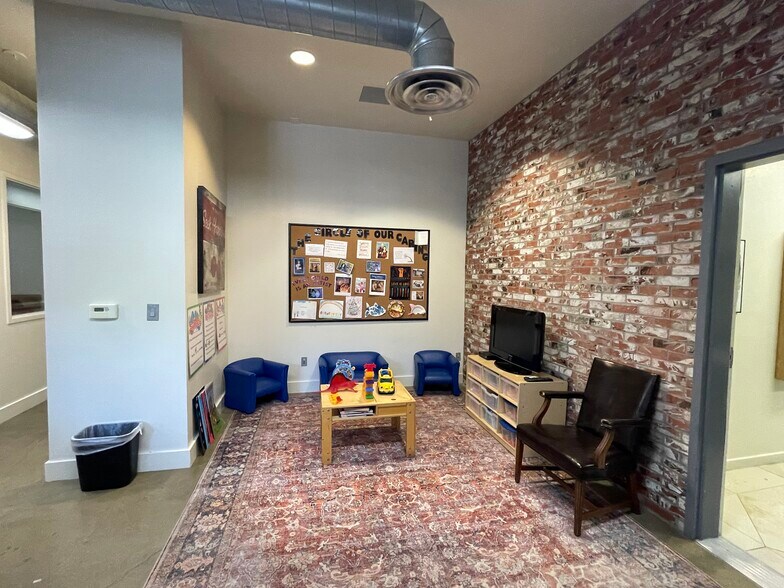 More Photos Of 1136-1148 W Fremont St, Stockton Office For Sale