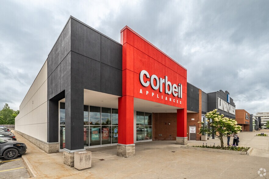 More Photos Of 2685 Iris St, Ottawa General Retail For Lease