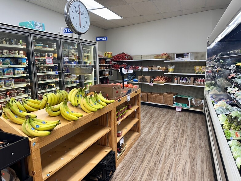 More Photos Of 104 W Madison St, Gibsonburg General Retail For Sale