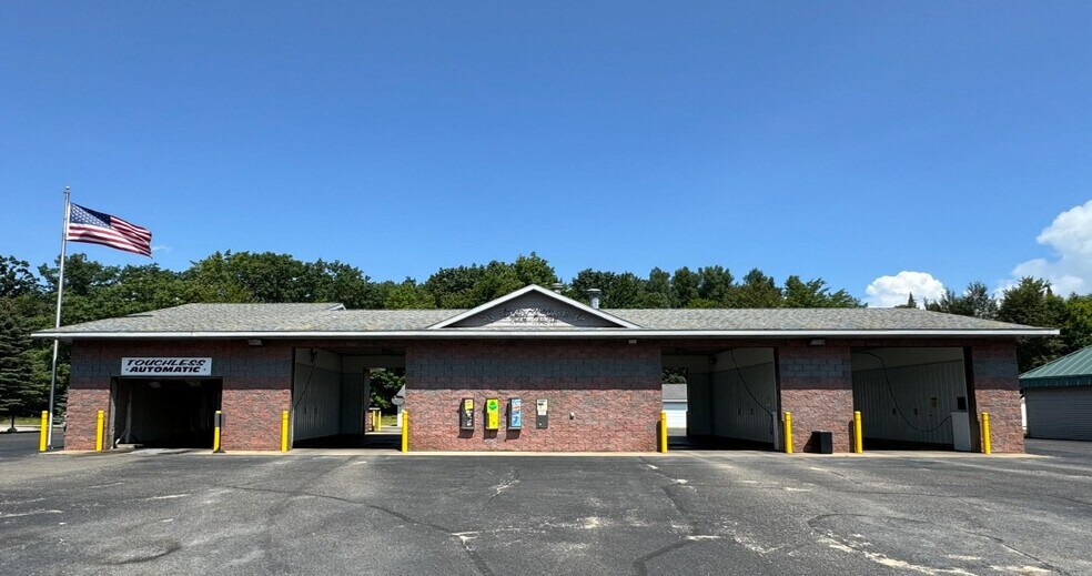 More Photos Of 1856 W Houghton Lake Dr, Houghton Lake Carwash For Sale