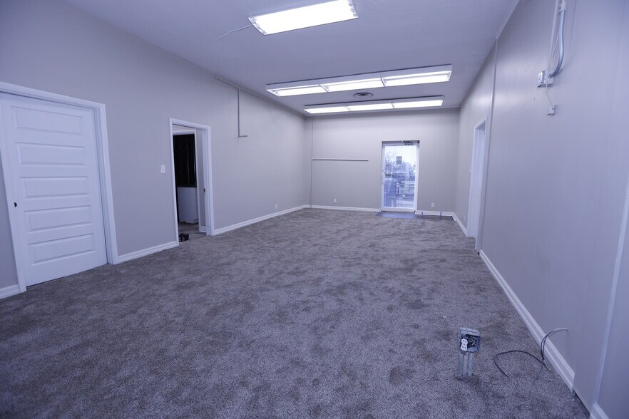 More Photos Of 325 W Main St, Lebanon Office Residential For Sale