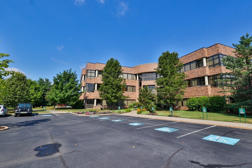 More Photos Of 1525 Valley Center Pky, Bethlehem Unknown For Lease