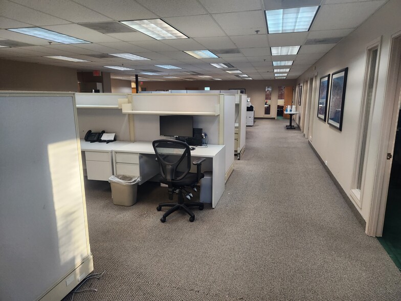 More Photos Of 1111 Park Centre Blvd, Miami Gardens Office Residential For Lease