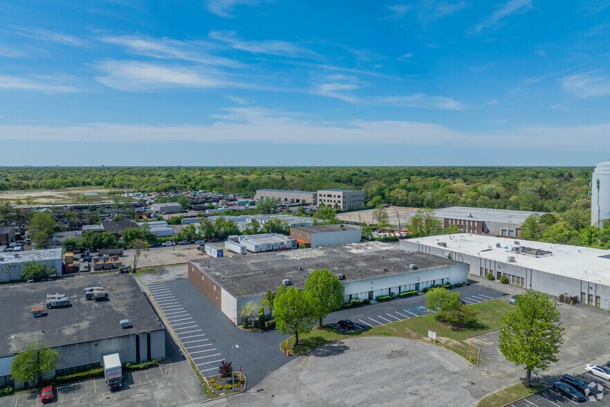 More Photos Of 40-48 Drexel Dr, Bay Shore Warehouse For Lease