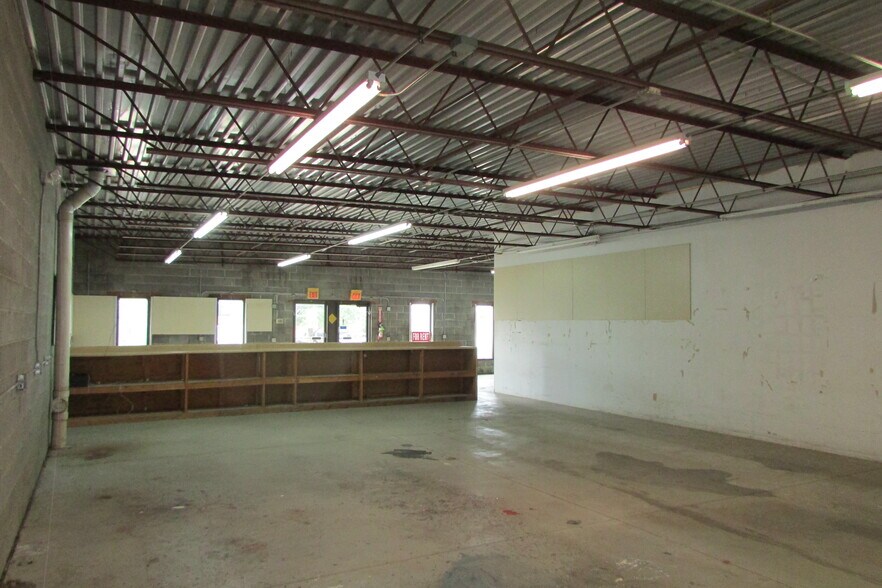 More Photos Of 7464-7472 Tyler Blvd, Mentor Flex For Lease