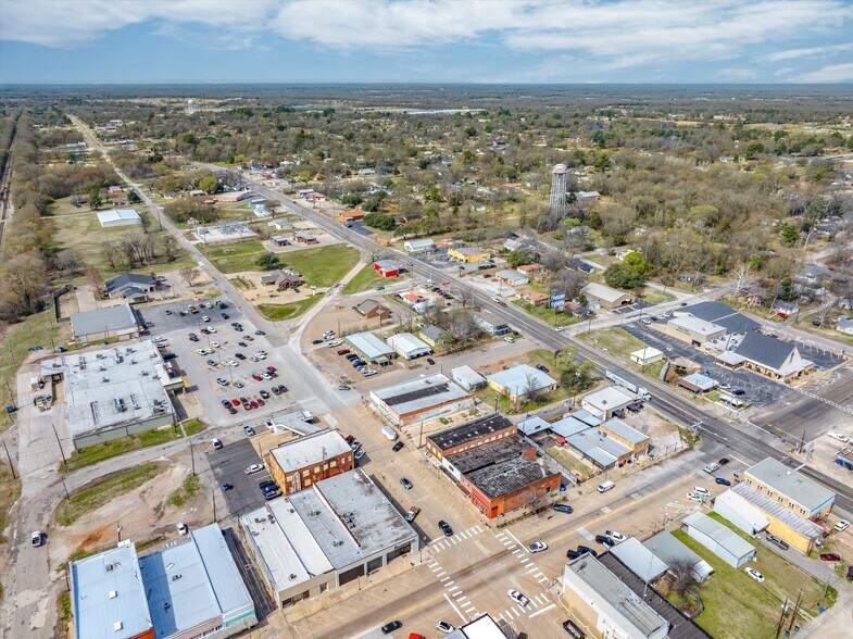 More Photos Of 110 W Frank St, Grand Saline General Retail For Sale