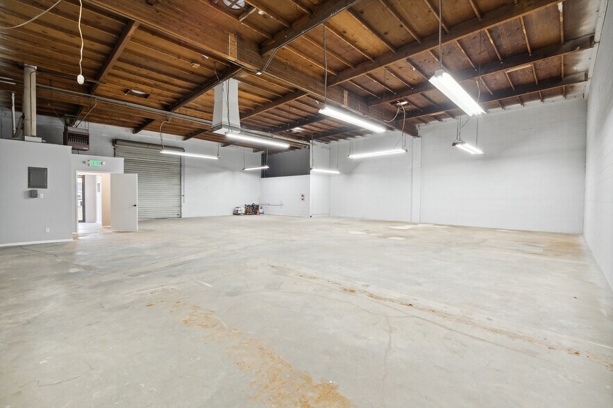 More Photos Of 12455 Branford St, Pacoima Warehouse For Sale