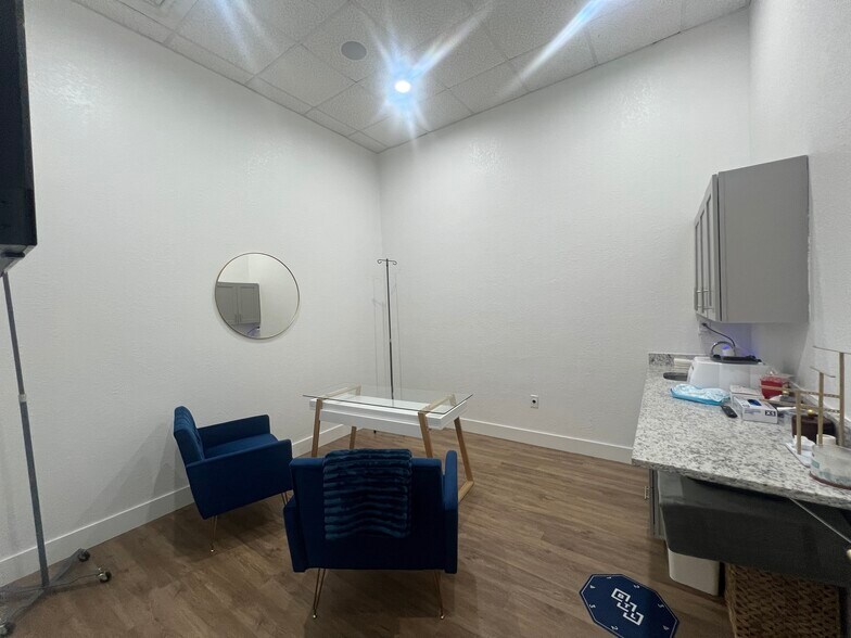 More Photos Of 375-3 S 12th St, Tampa Office For Sale