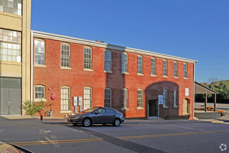 More Photos Of 110 Newton St, Danville Warehouse For Sale