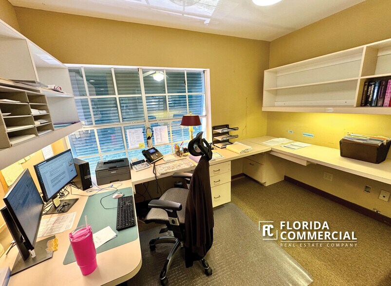 More Photos Of 1115 SE Ocean Blvd, Stuart Office Residential For Sale