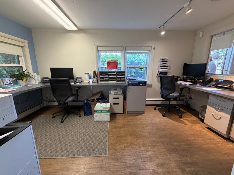 More Photos Of 688 Frenchtown Rd, East Greenwich Office For Sale