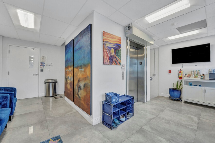 More Photos Of 5465 NW 36th St, Miami Springs Office For Lease