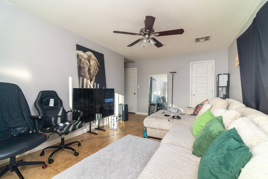 More Photos Of 822 E Montecito Ave, Phoenix Apartments For Sale