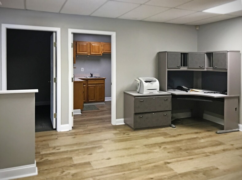 More Photos Of 8590 Philips Hwy, Jacksonville Freestanding For Lease