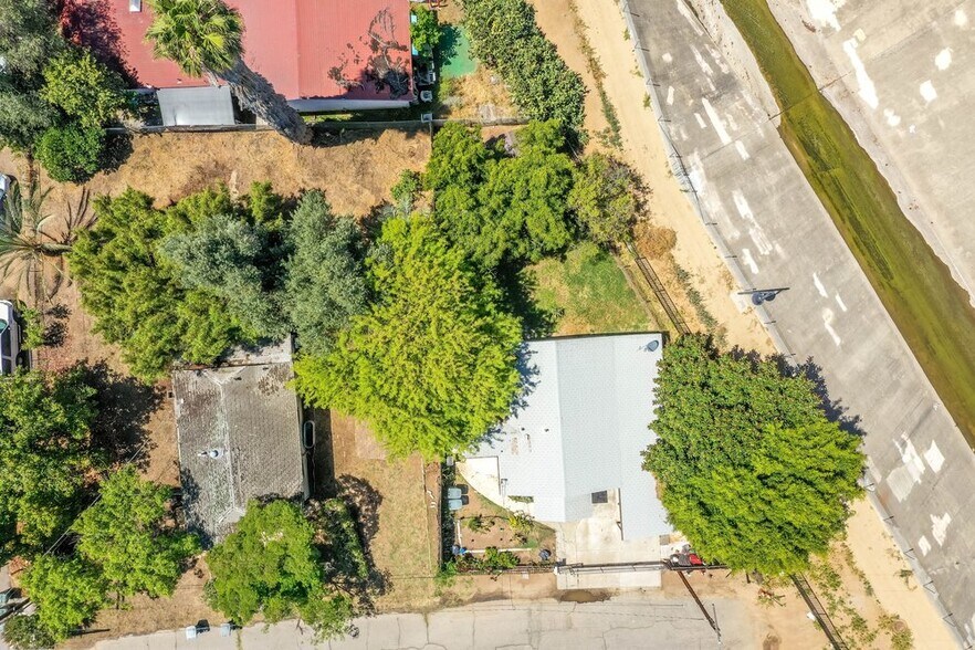 More Photos Of 411 Waverly Pl, Escondido Apartments For Sale