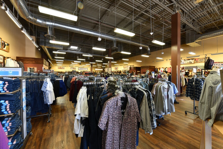 More Photos Of 8698 E Raintree Dr, Scottsdale Freestanding For Lease