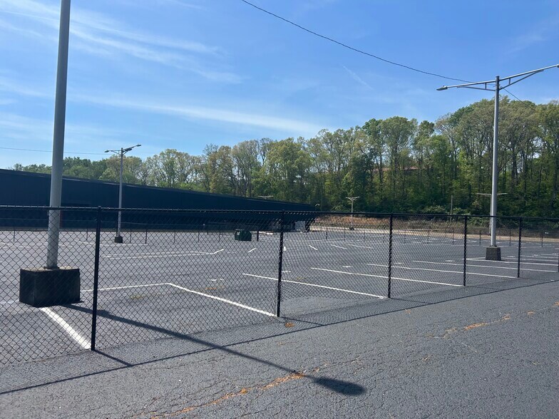 More Photos Of 4000 Memorial Pky SW, Huntsville Manufacturing For Lease