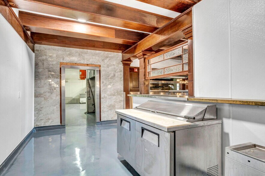 More Photos Of 1555 S Wells Ave, Reno Restaurant For Sale